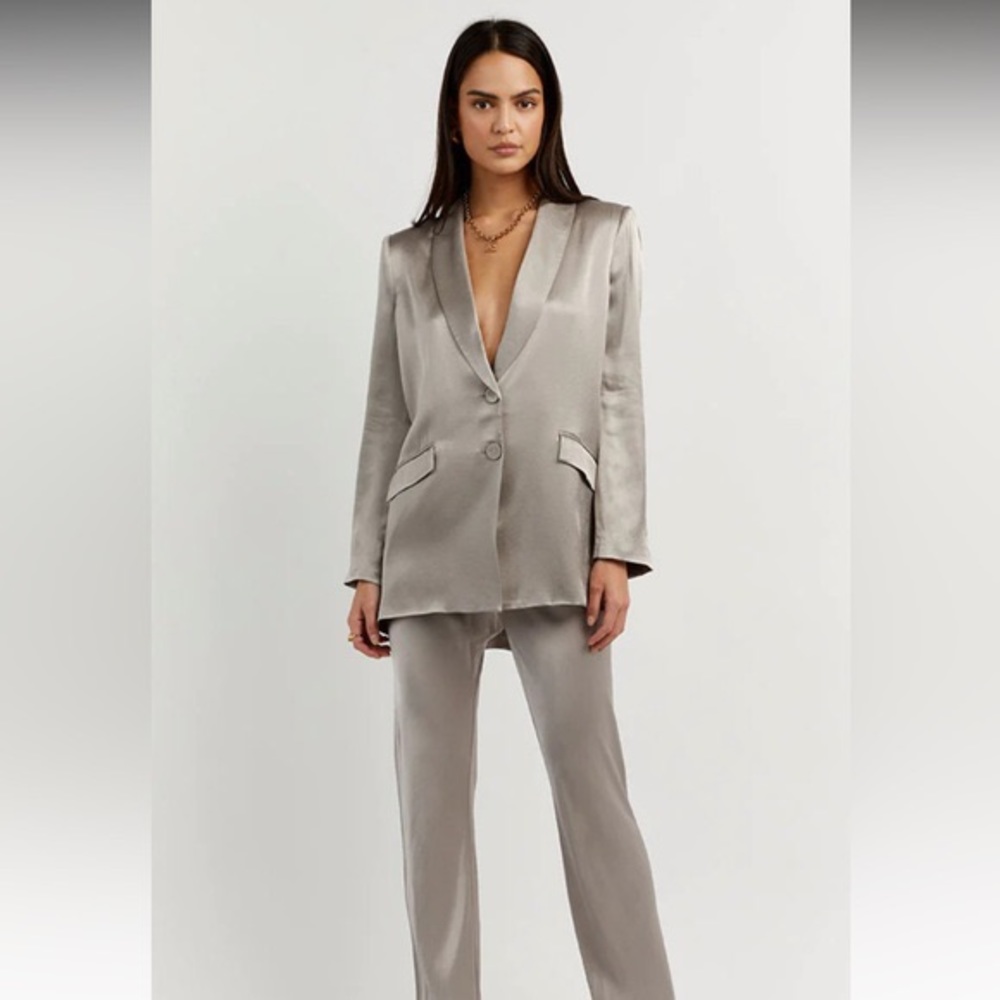 DISSH KIAH PEWTER SATIN BLAZER NWOT